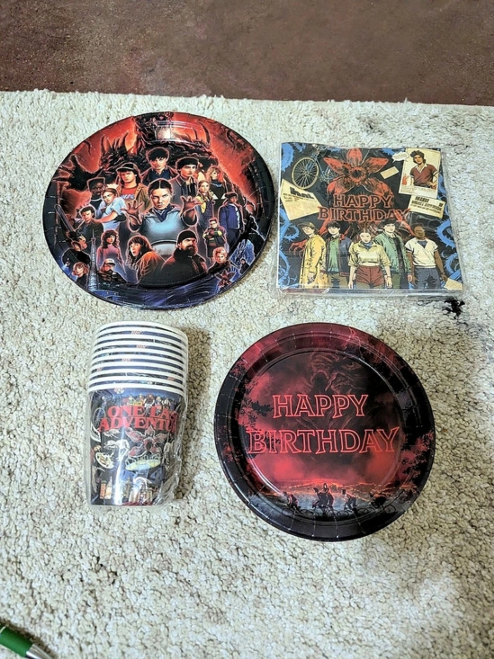 Stranger Things Birthday Party Tableware Set Red & Black
